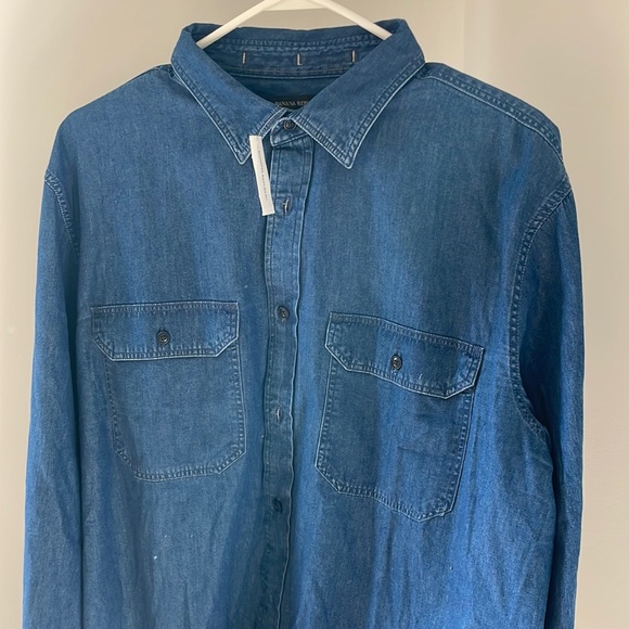 NWT Men’s Banana Republic XL Untucked Standard Fit Denim Button Down - Picture 9 of 9